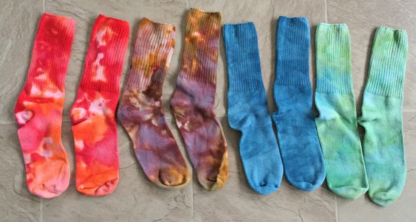 4 pair dyed socks