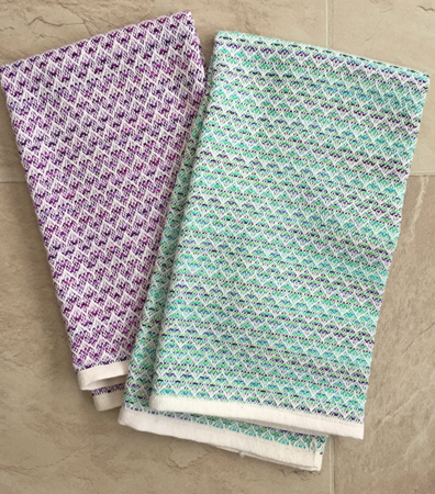 2 Vs towels